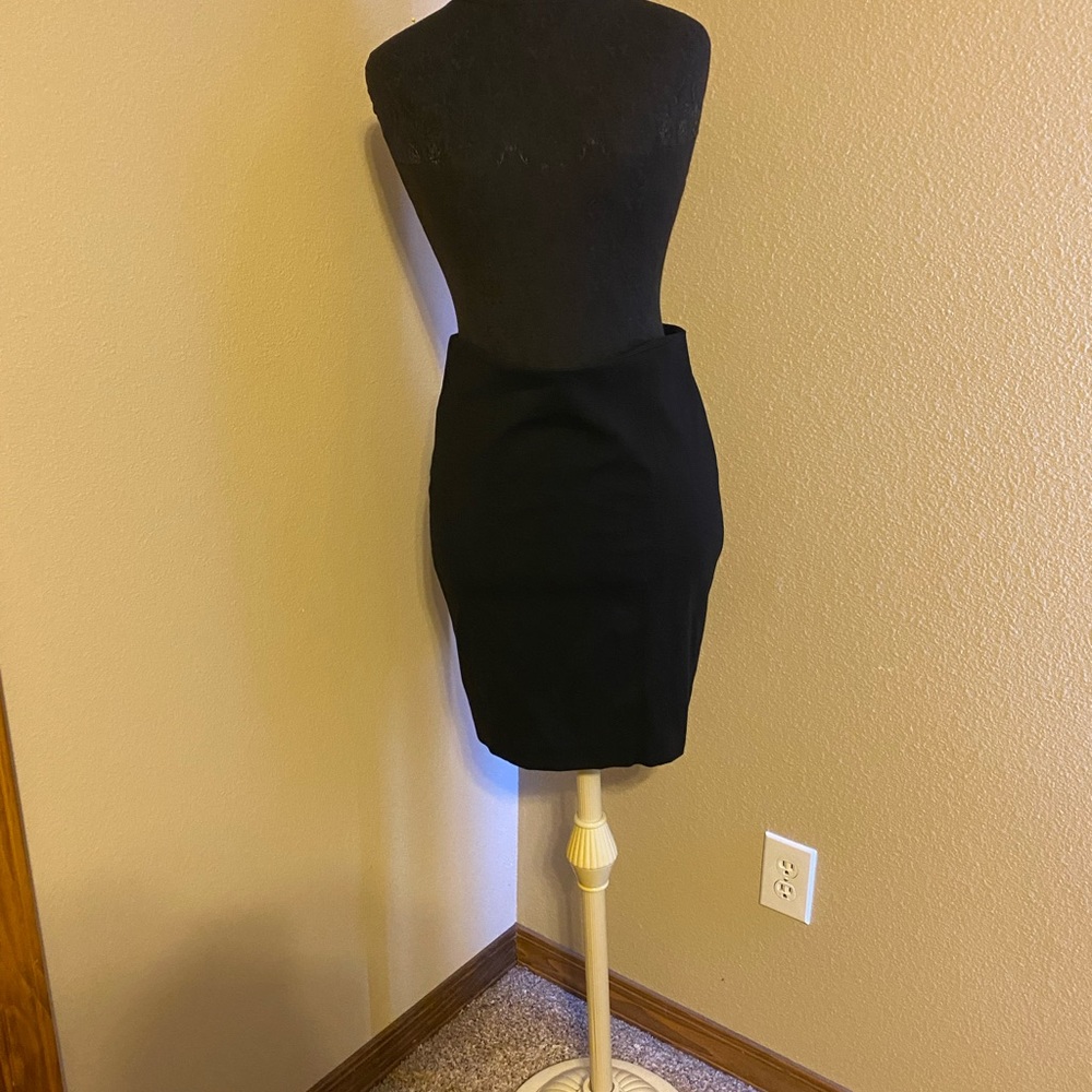 ❤️ Loft Stretchy Black Pencil Skirt with Zippered Back